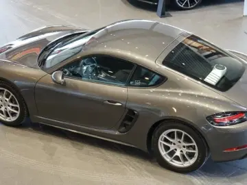 PORSCHE 718 Cayman