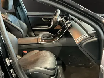 MERCEDES-BENZ S 400d 4M AMG Digital-Light Pano Burm Head-Up