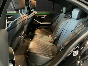 MERCEDES-BENZ S 400d 4M AMG Digital-Light Pano Burm Head-Up