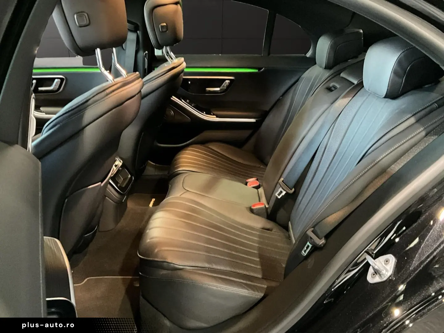 MERCEDES-BENZ S 400d 4M AMG Digital-Light Pano Burm Head-Up