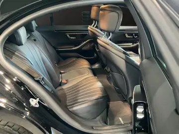 MERCEDES-BENZ S 400d 4M AMG Digital-Light Pano Burm Head-Up