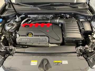 AUDI RS Q3 Sportback TFSI quattro  AHK 280 KM H PANO