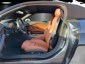 AUDI R8 Spyder 5.2 FSI Performance