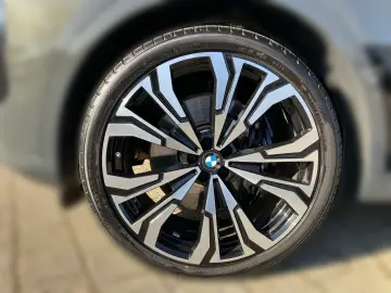 BMW X7 xDrive40i M Sport Pro Pano Sky DA Pro 23´´ ST