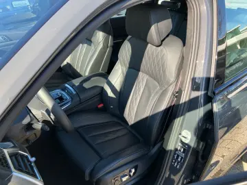 BMW X7 xDrive40i M Sport Pro Pano Sky DA Pro 23´´ ST