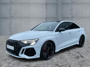 AUDI RS 3 Limousine quattro