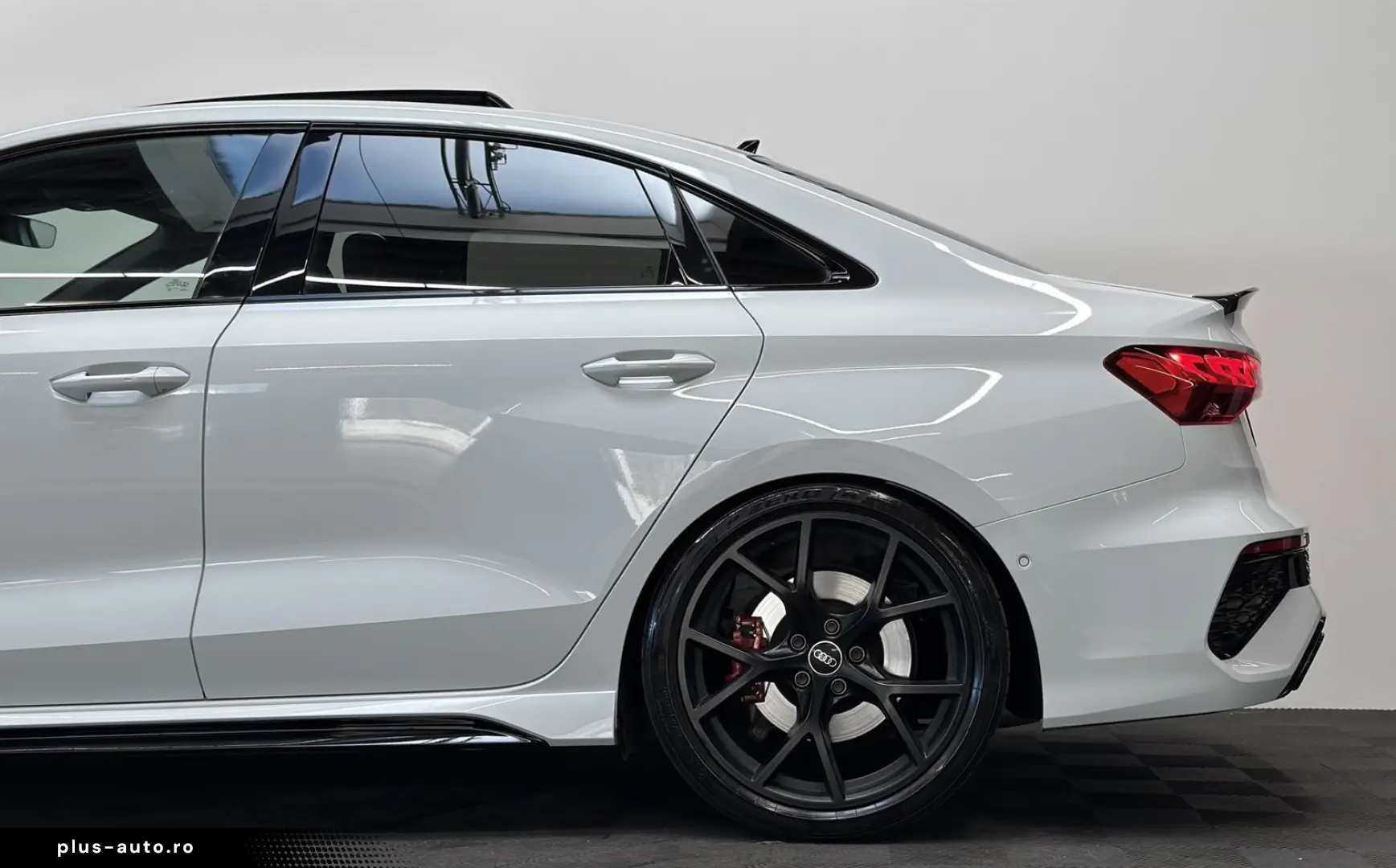 AUDI RS3 Lim  Matrix Pano Sport-AGA B&O Ambiente H-Up