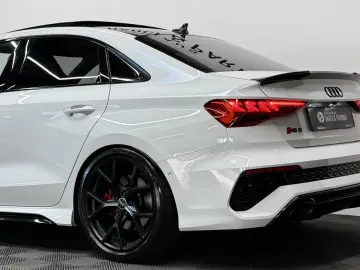 AUDI RS3 Lim  Matrix Pano Sport-AGA B&O Ambiente H-Up