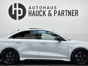 AUDI RS3 Lim  Matrix Pano Sport-AGA B&O Ambiente H-Up