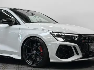 AUDI RS3 Lim  Matrix Pano Sport-AGA B&O Ambiente H-Up