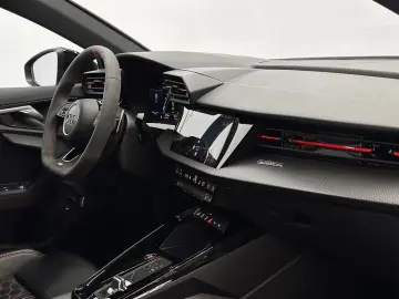 AUDI RS3 Lim  Matrix Pano Sport-AGA B&O Ambiente H-Up