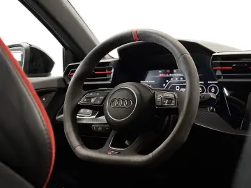 AUDI RS3 Lim  Matrix Pano Sport-AGA B&O Ambiente H-Up