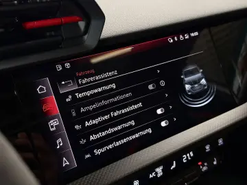 AUDI RS3 Lim  Matrix Pano Sport-AGA B&O Ambiente H-Up