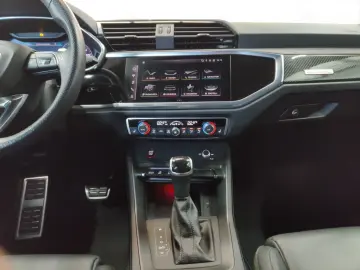 AUDI RS Q3 Sportback 2.5 TFSI quattro Matrix 280 km h