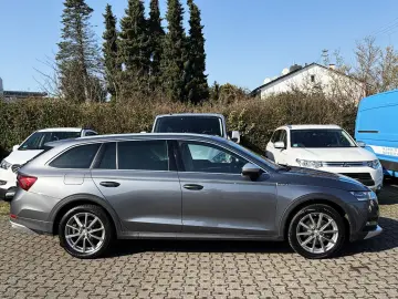 SKODA Octavia Combi Scout 4x4