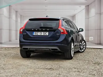 Volvo V60 D4   An 2015   Motor 2 0