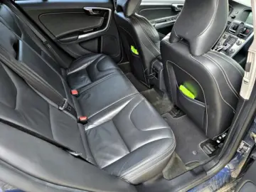 Volvo V60 D4   An 2015   Motor 2 0