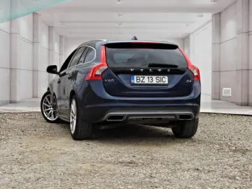 Volvo V60 D4   An 2015   Motor 2 0
