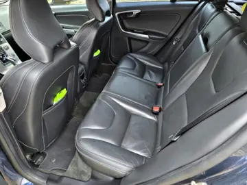 Volvo V60 D4   An 2015   Motor 2 0