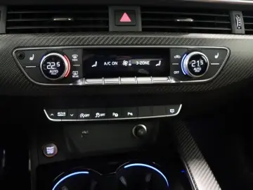 AUDI RS5 Coupe quattro tiptronic Matrix B&O CarPlay