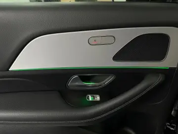 MERCEDES-BENZ GLE 350 d AMG Night Distronic  Pano AHK Memory