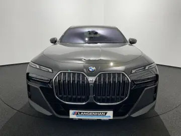 BMW 740d xDrive Limousine M Sportpaket 360  PANO ACC