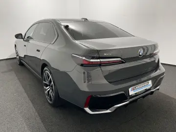 BMW 740d xDrive Limousine M Sportpaket 360  PANO ACC