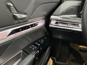 BMW 740d xDrive Limousine M Sportpaket 360  PANO ACC