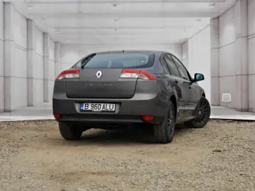 RENAULT LAGUNA   An 2008   Motor 2 0