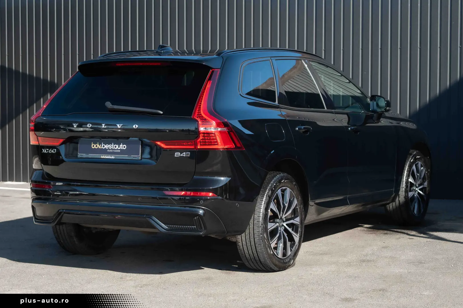 Volvo XC 60 B4 D AWD Plus Dark