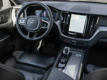 Volvo XC 60 B4 D AWD Plus Dark