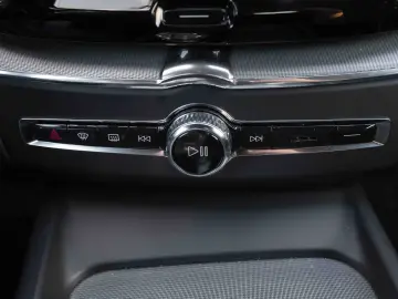 Volvo XC 60 B4 D AWD Plus Dark