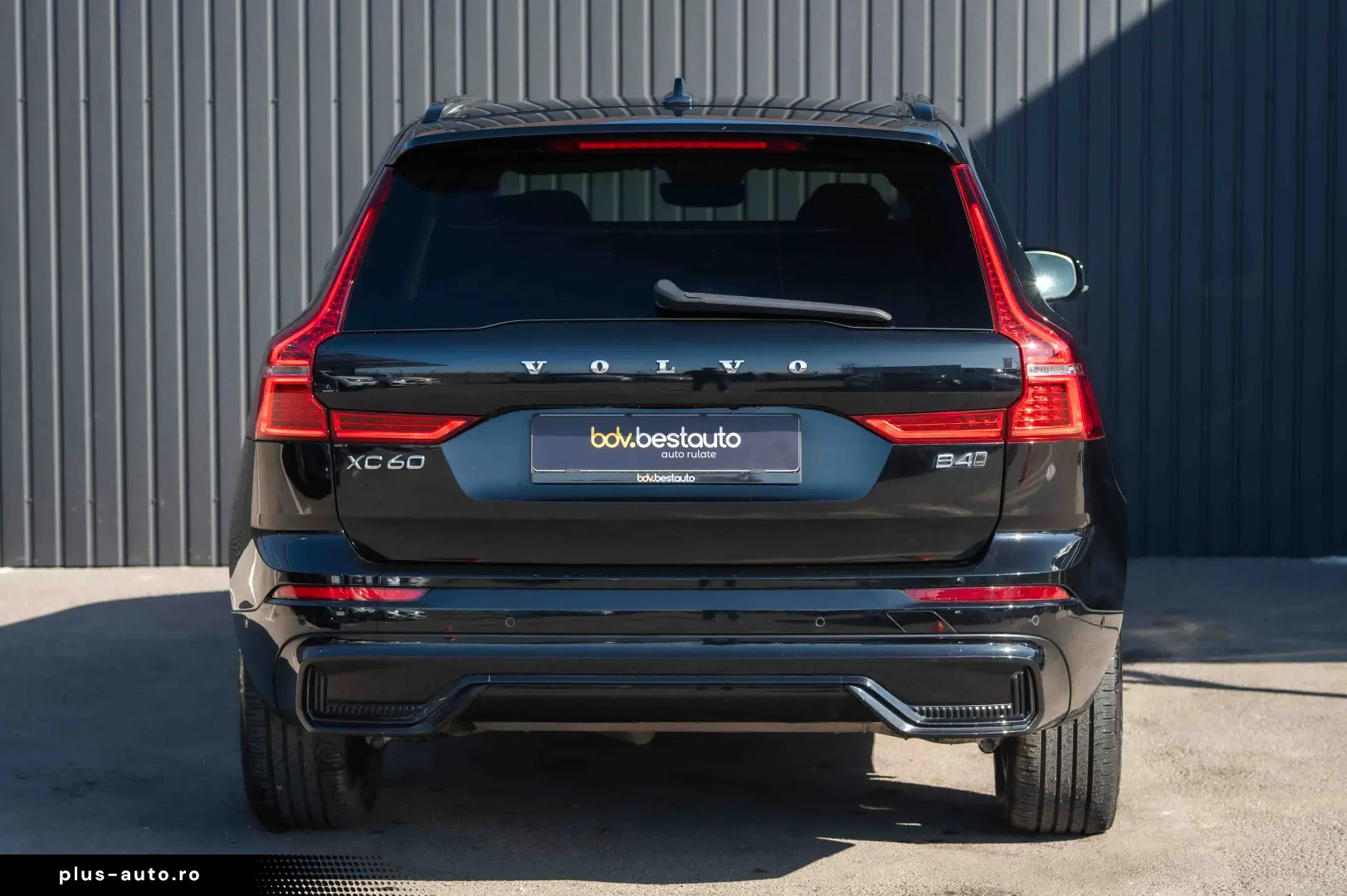 Volvo XC 60 B4 D AWD Plus Dark