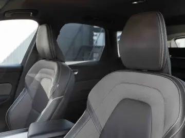 Volvo XC 60 B4 D AWD Plus Dark