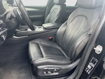 BMW X6 xDrive 30d    M-Sport ACC Luft PanoSD AHK HUD