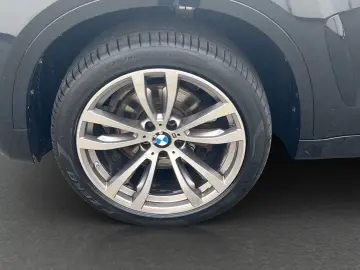BMW X6 xDrive 30d    M-Sport ACC Luft PanoSD AHK HUD