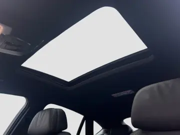 BMW X6 xDrive 30d    M-Sport ACC Luft PanoSD AHK HUD