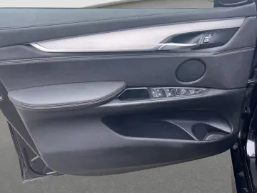 BMW X6 xDrive 30d    M-Sport ACC Luft PanoSD AHK HUD