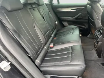 BMW X6 xDrive 30d    M-Sport ACC Luft PanoSD AHK HUD