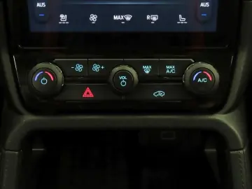 FORD Ranger 3.0 Raptor e-4WD MatrixLED AHK 360 Kamera