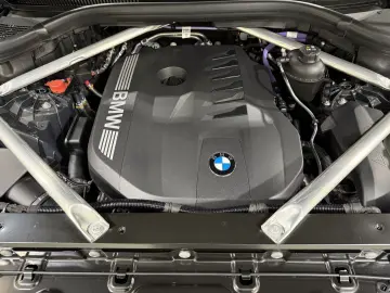 BMW X5 xDrive40i M Sportpaket Standhzg AHK Luftfeder