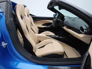 FERRARI 296 GTS - BLU CORSA   Sabia Int.