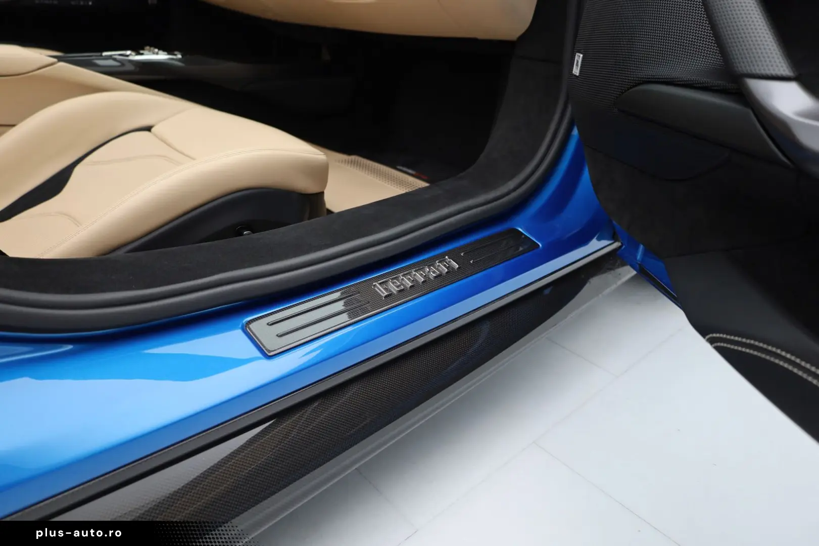 FERRARI 296 GTS - BLU CORSA   Sabia Int.