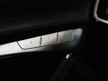 AUDI RS 6 Avant HUD PANO B&O MATRIX CARPLAY ACC