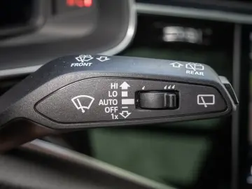 AUDI RS Q8 TFSI quattro MATRIX HUD PANO STAND
