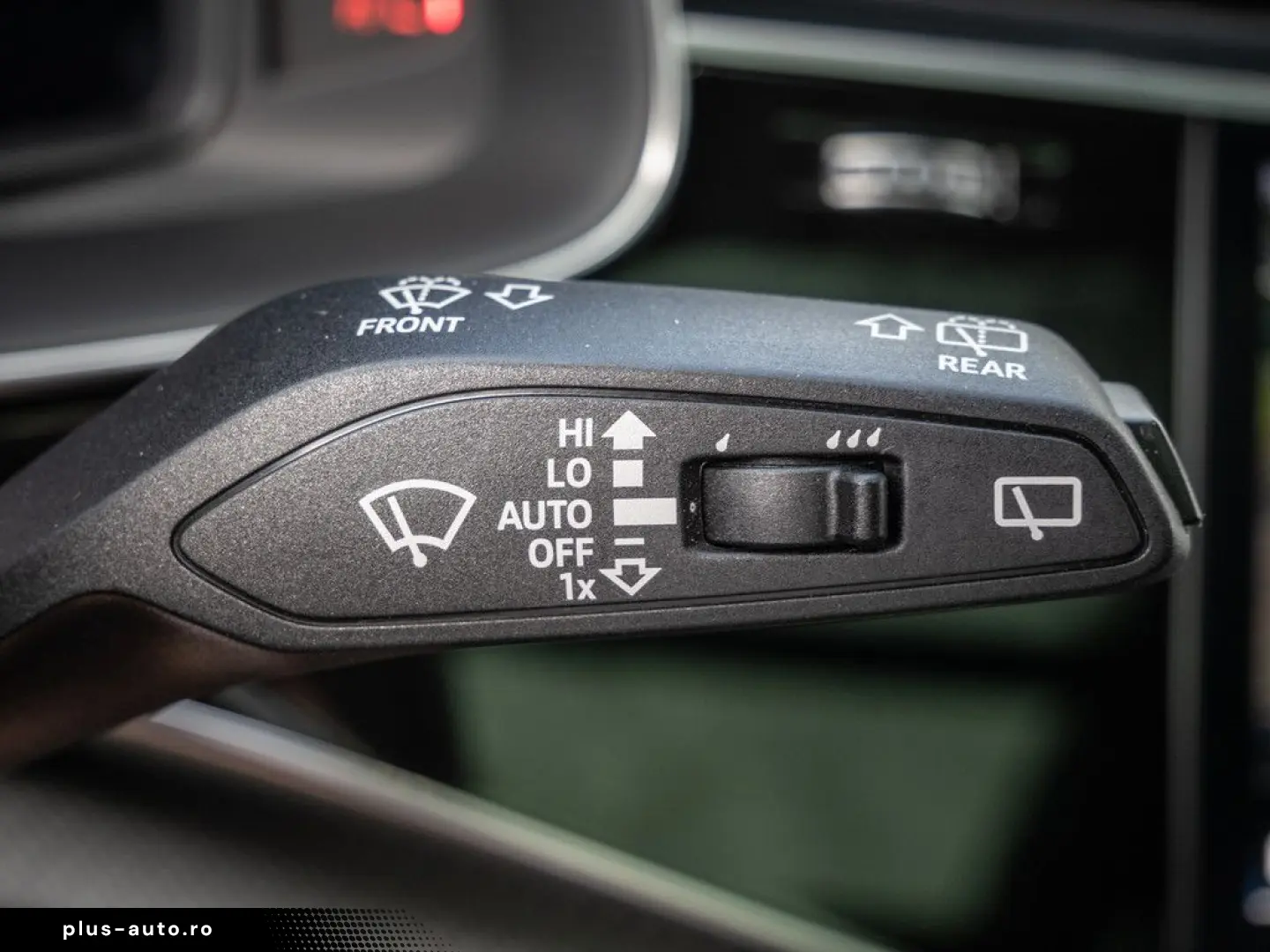 AUDI RS Q8 TFSI quattro MATRIX HUD PANO STAND