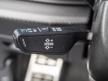 AUDI RS Q8 TFSI quattro MATRIX HUD PANO STAND