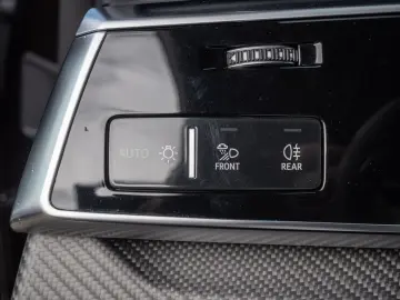 AUDI RS Q8 TFSI quattro MATRIX HUD PANO STAND