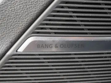 AUDI RS Q8 TFSI quattro MATRIX HUD PANO STAND