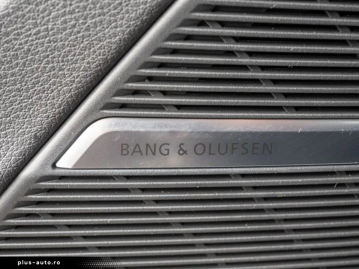 AUDI RS Q8 TFSI quattro MATRIX HUD PANO STAND